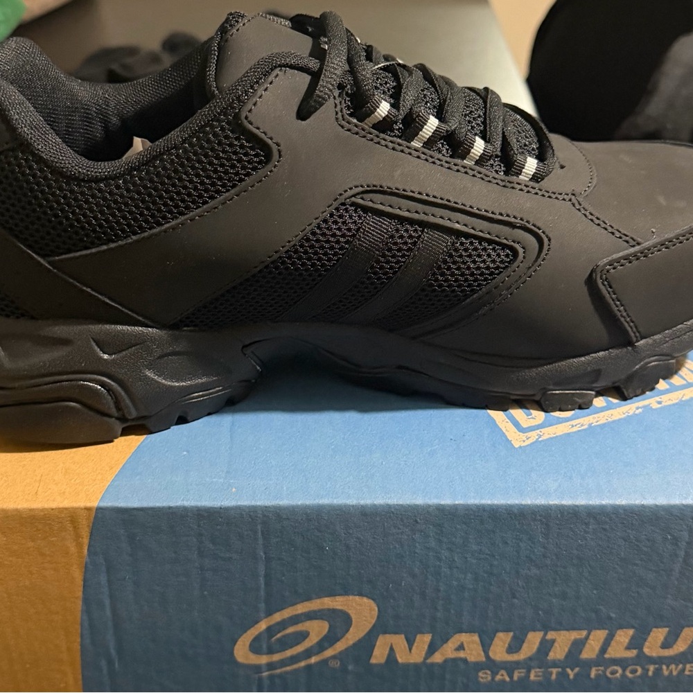 Nautilus Men's Black Athletic Shoes